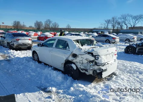 2013 Toyota Corolla L z USA, uszkodzony, nr VIN 2T1BU4EE5DC100079